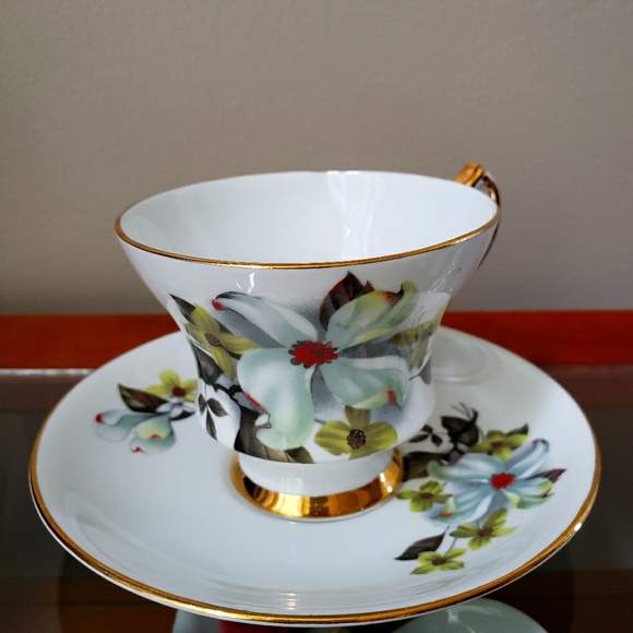 Bone china cup and saucer made in England by Windsor. - Picture 1 of 6